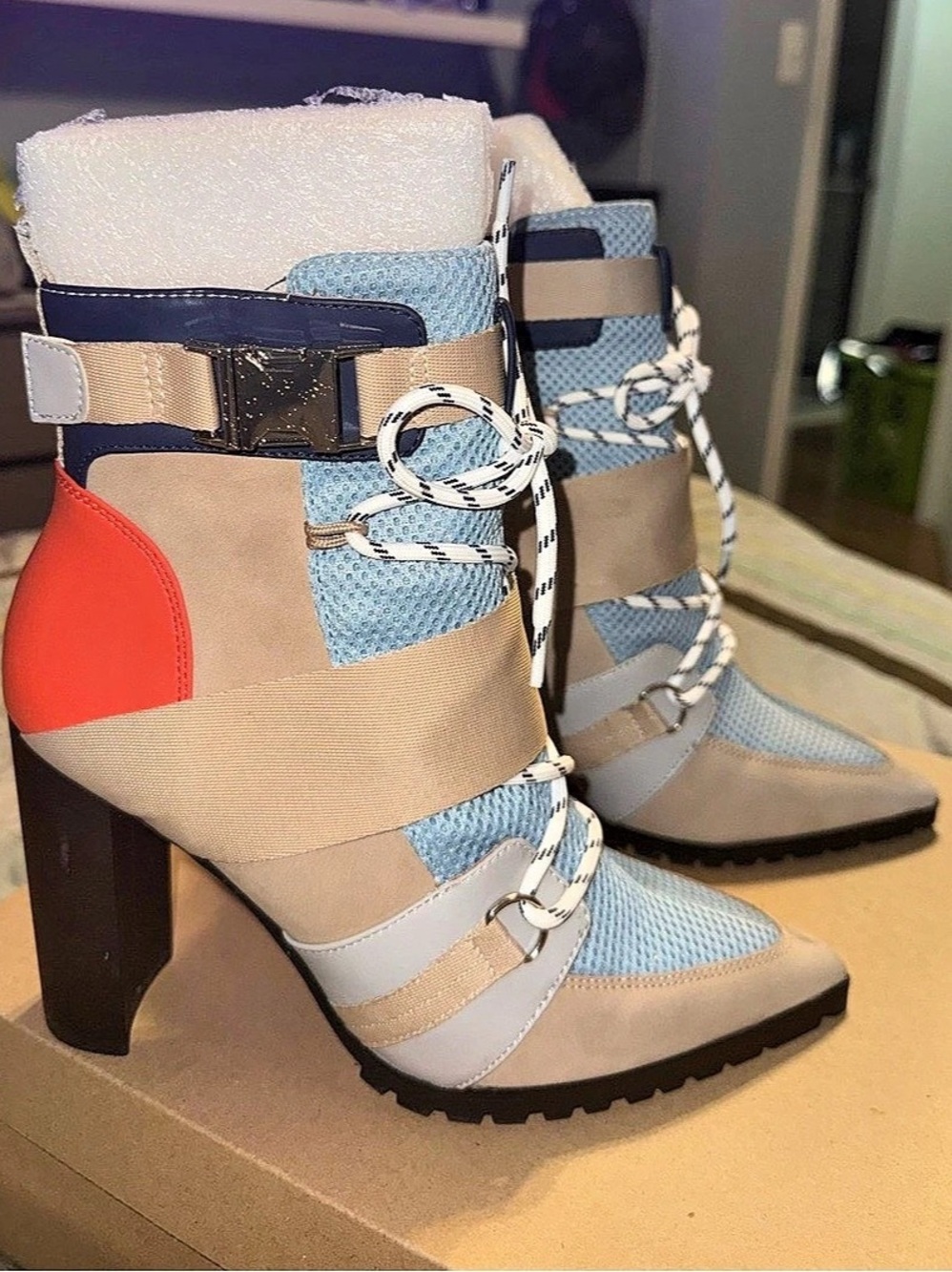 Steve Madden Illusion Blue Multi Colorblock Booties Heels 8.5 Rare - Picture 3 of 6